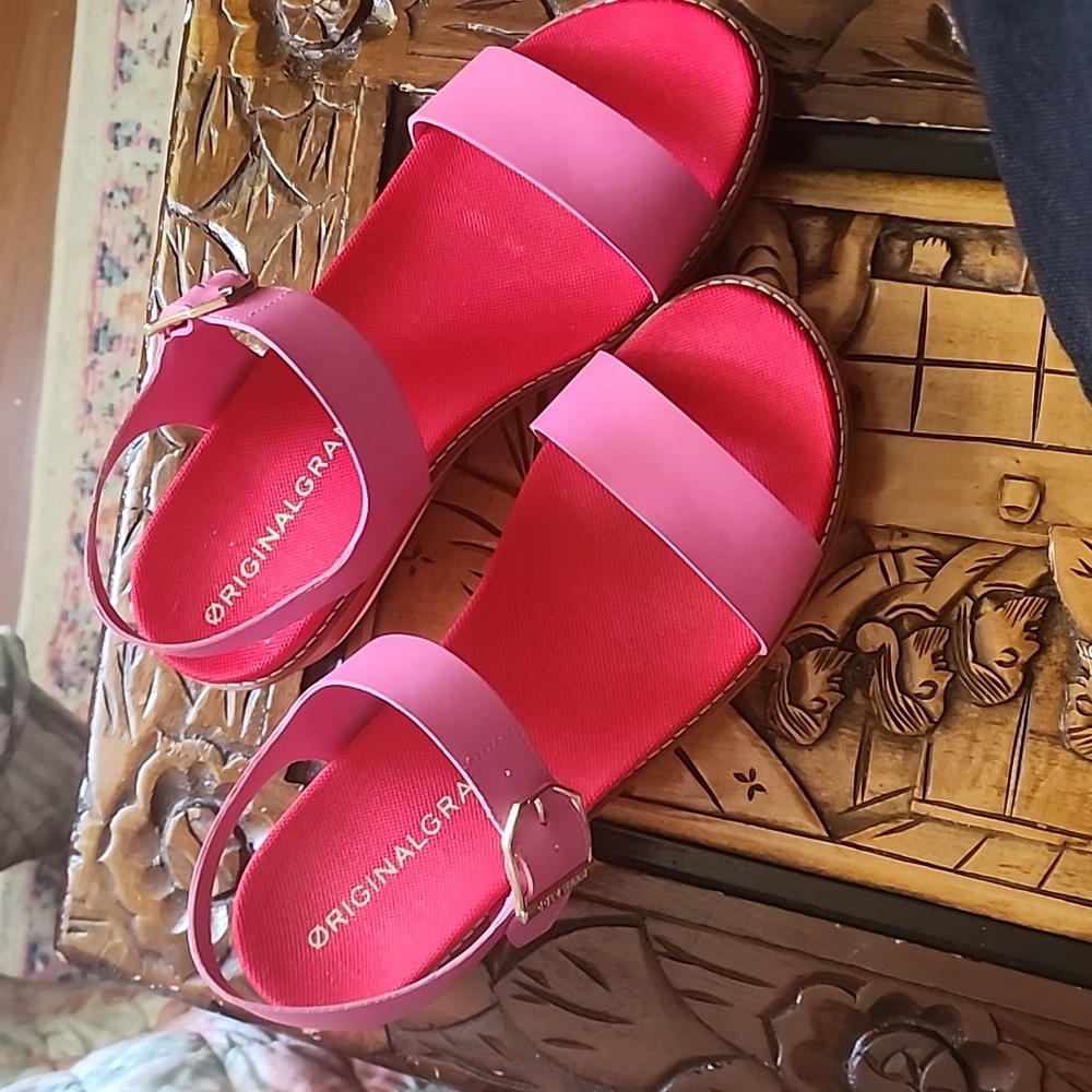 Cole Haan 8.5 pink and red sandals